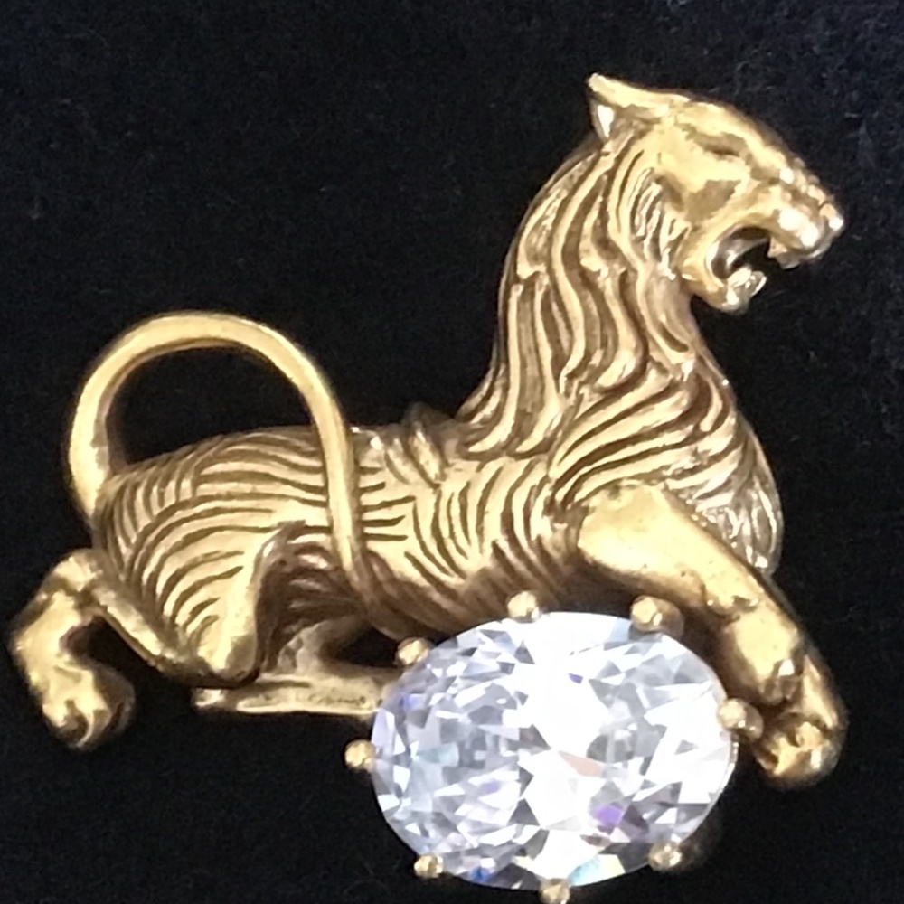 Metropolitan Museum of Arts Vintage Gorgeous Brooch excellent!